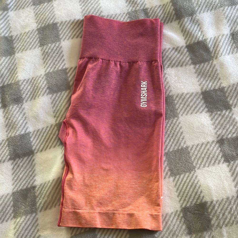 Gymshark 🦈 Pink ombré biker shorts!